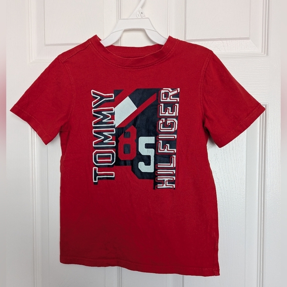 🎈Tommy Hilfiger Boys (Size 8) Short Sleeve T-Shirt with Graphic Design - Picture 1 of 4